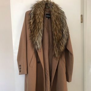 EXPRESS| faux fur tan belated coat.